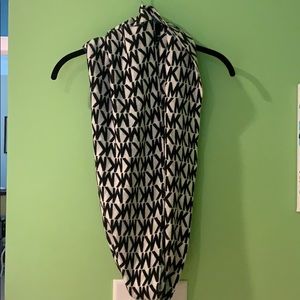Michael Kors Loop scarf